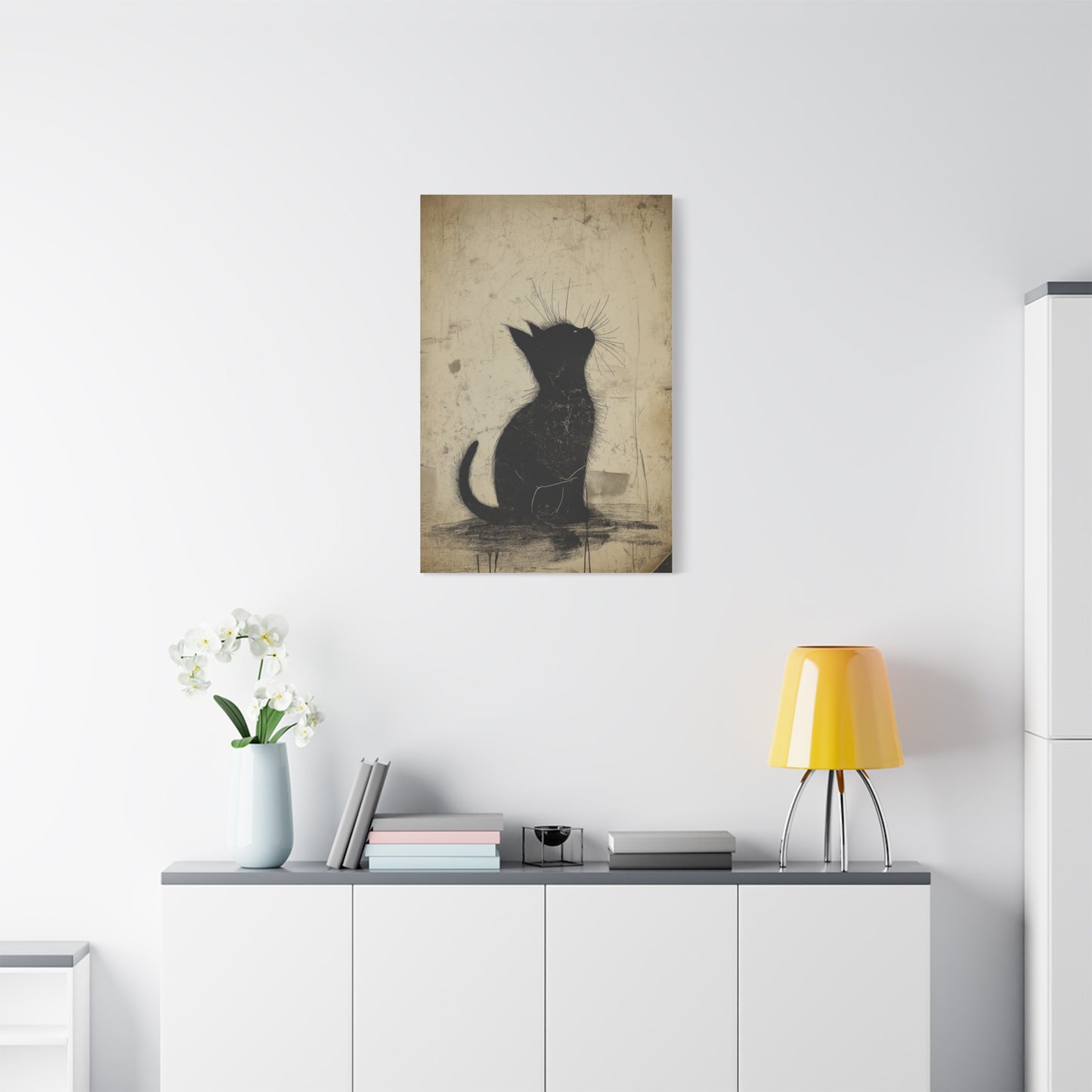 Élégance Féline en Silhouette Vintage