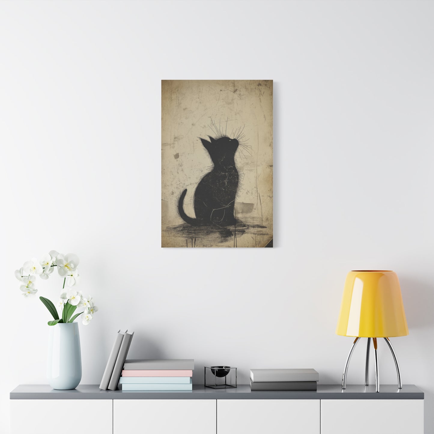 Élégance Féline en Silhouette Vintage