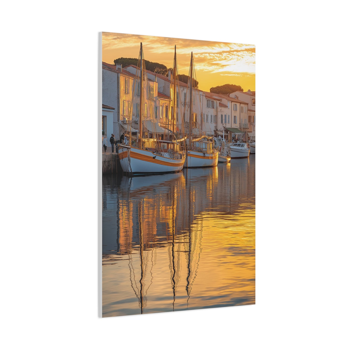 Éclat Doré au Port Méditerranéen