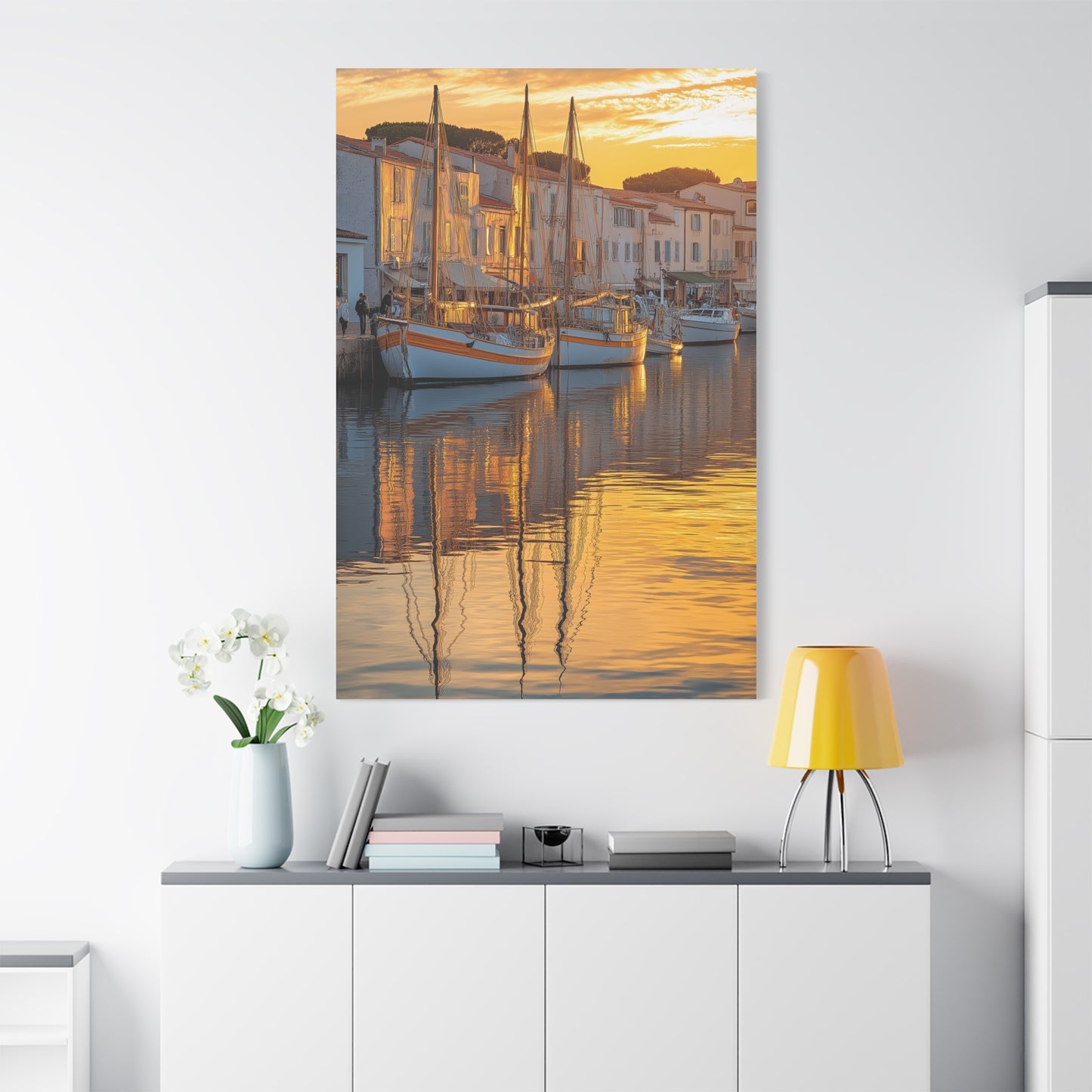 Éclat Doré au Port Méditerranéen