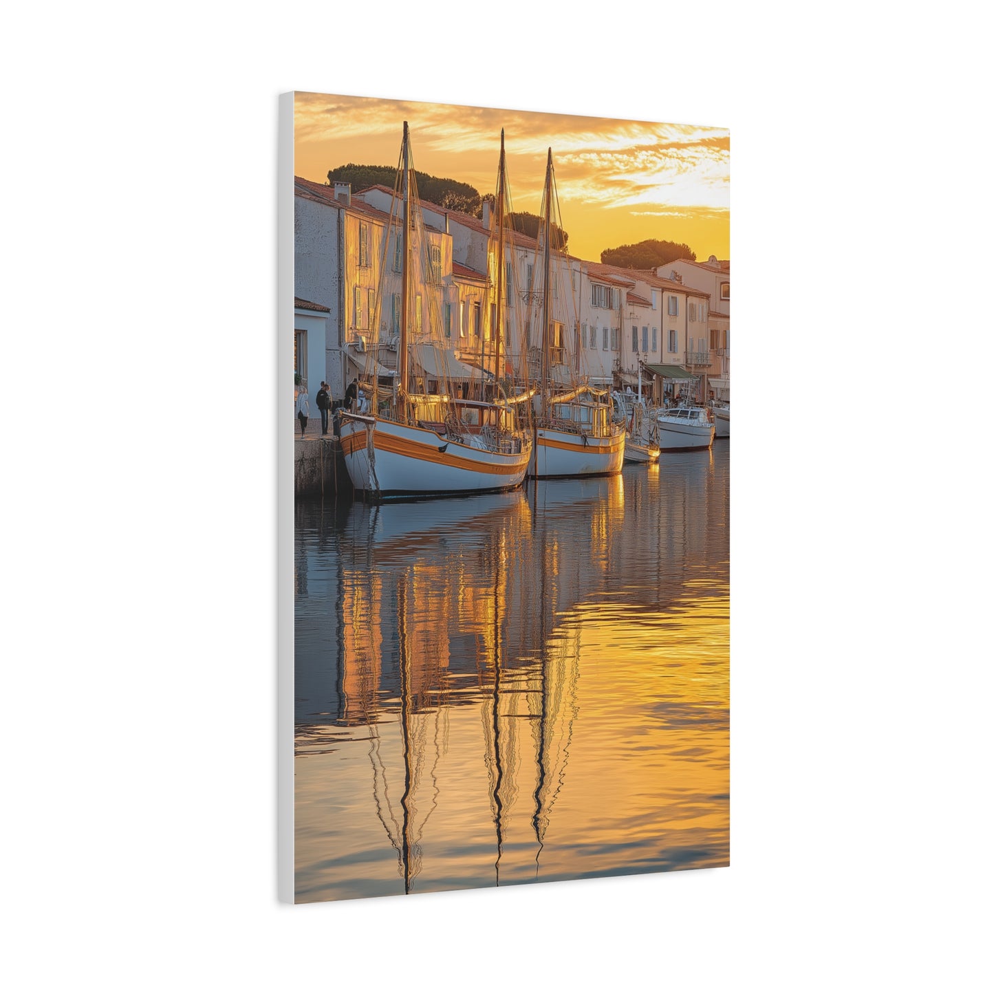 Éclat Doré au Port Méditerranéen